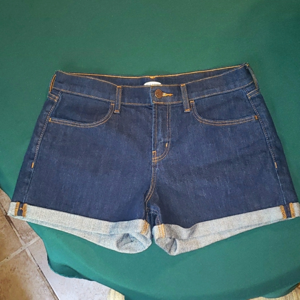 Old Navy, size 6, dark gray jean short